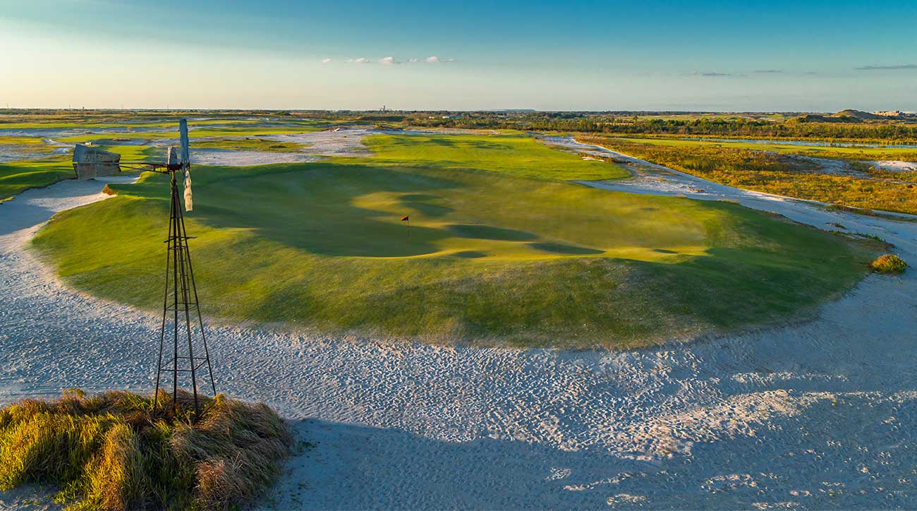 A look at the massive 9th green at Streamsong in Florida.