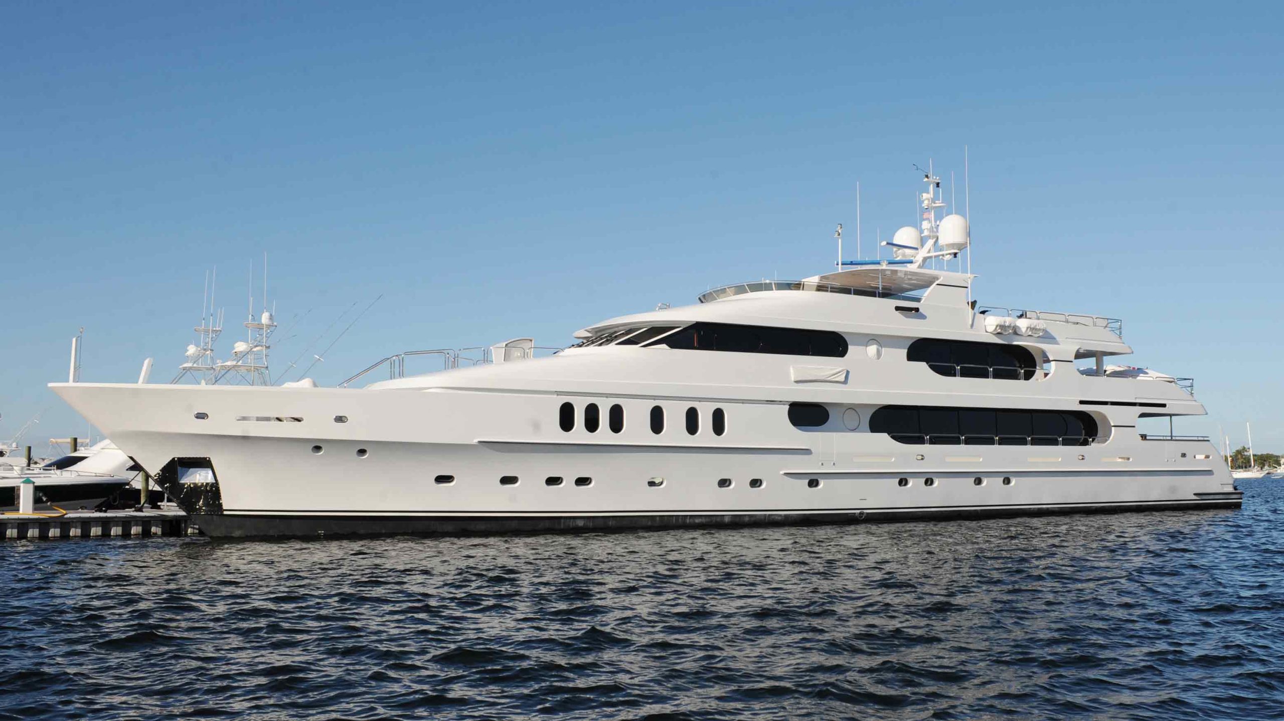 tiger woods yacht privacy