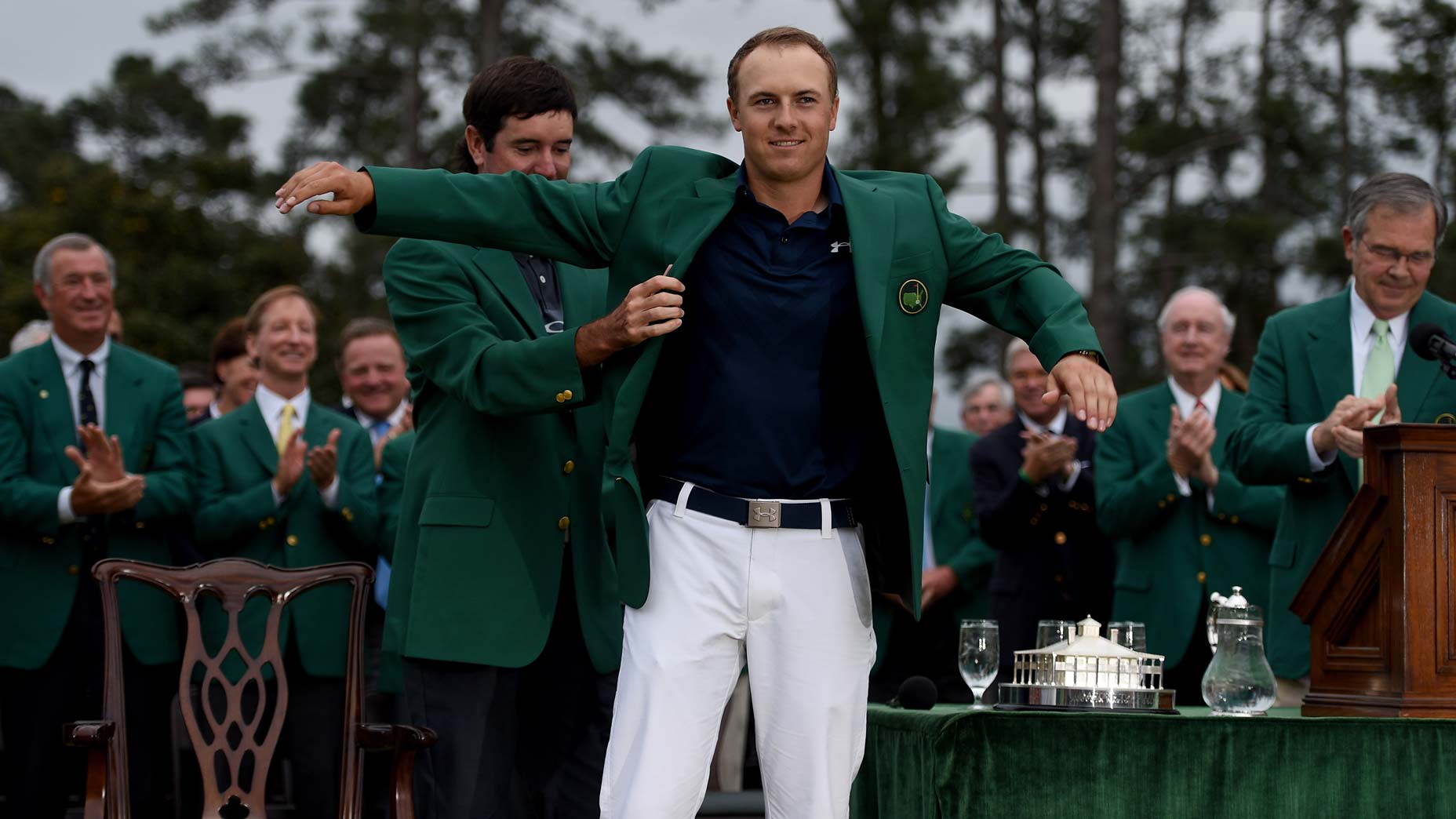 jordan spieth wears green jacket