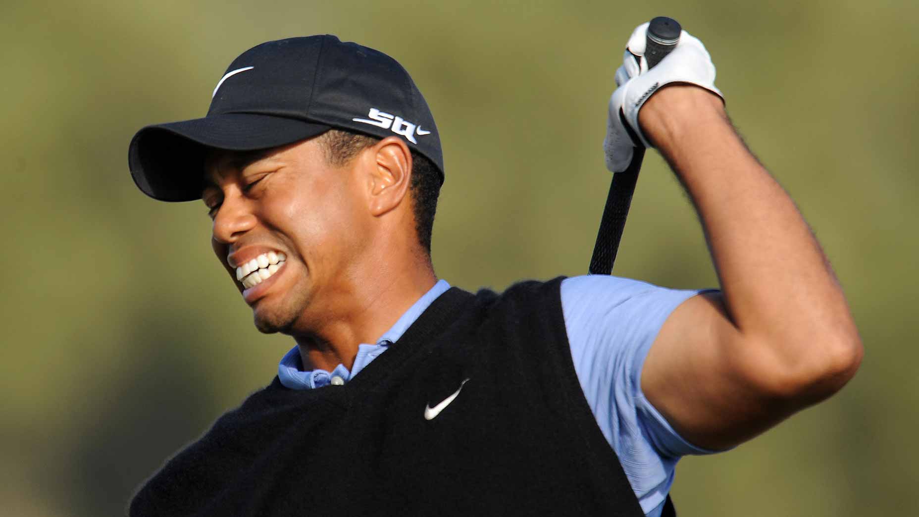 tiger woods grimaces