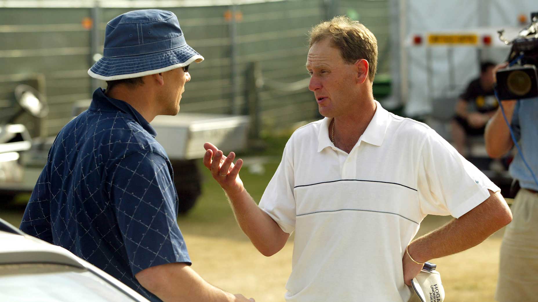 mark roe talks to man