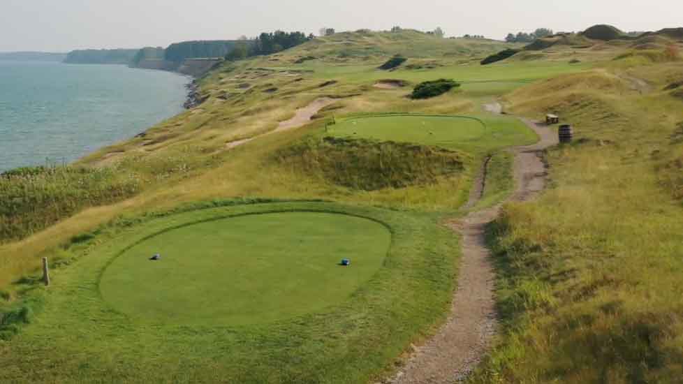tee shot at 4 whistling straits