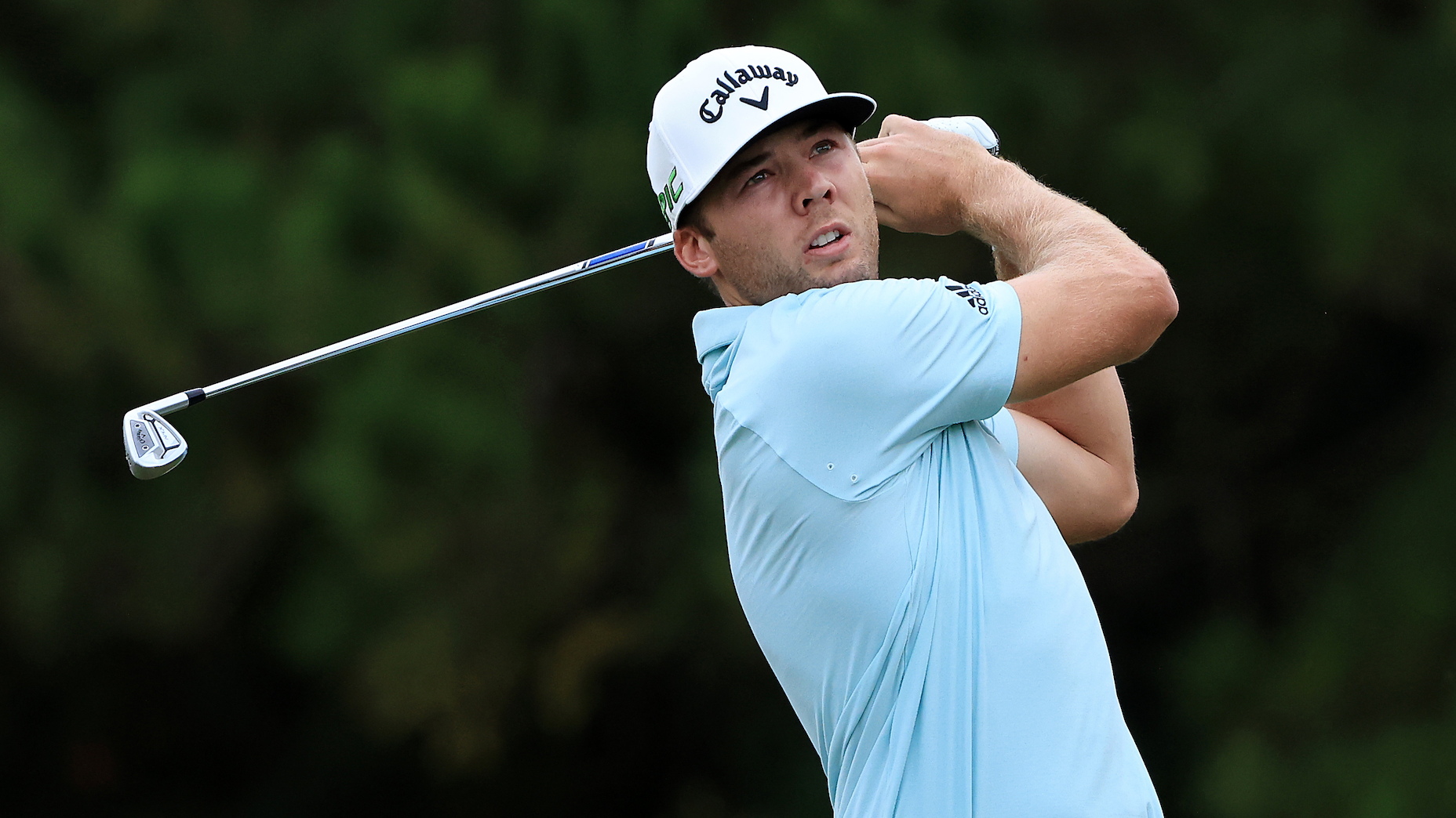Sam Burns tees off with a Callaway Apex TCB iron at the 2021 Sanderson Farms.