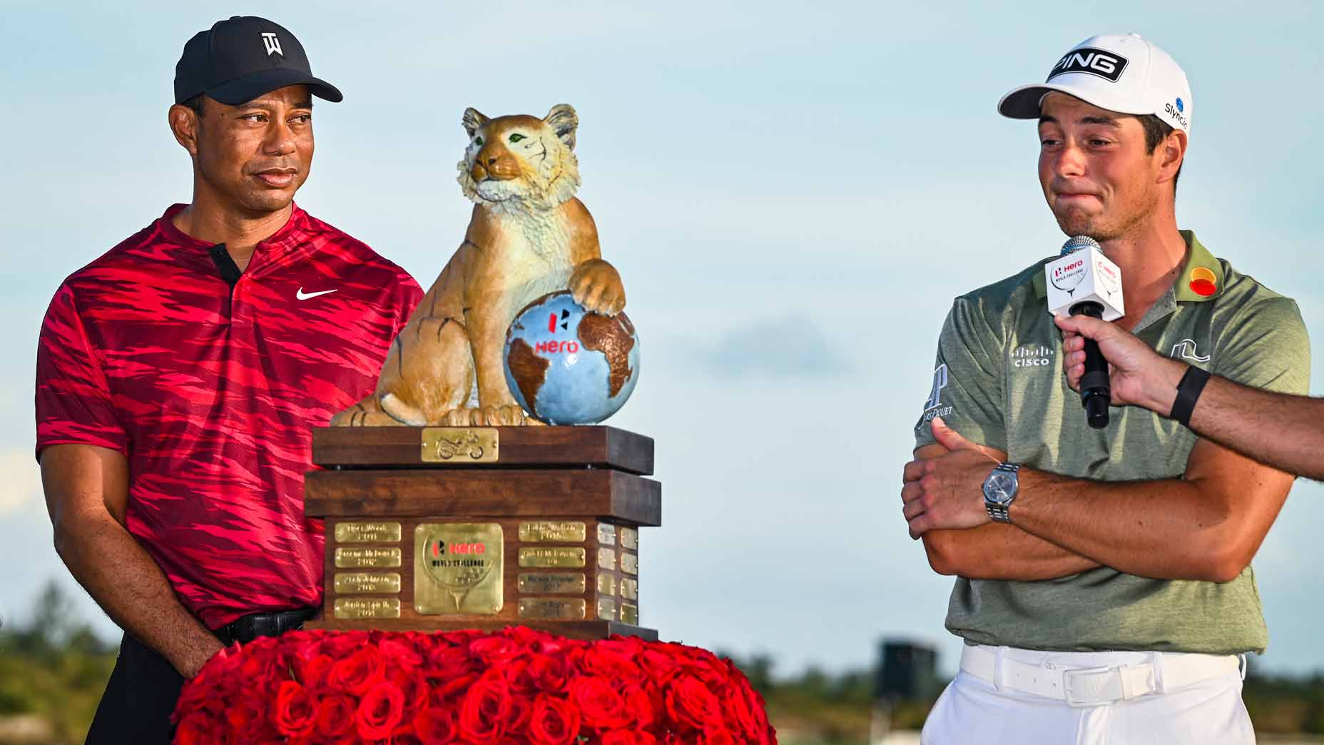 Tiger Woods and Viktor Hovland during trophy ceremony at Hero World Challenge