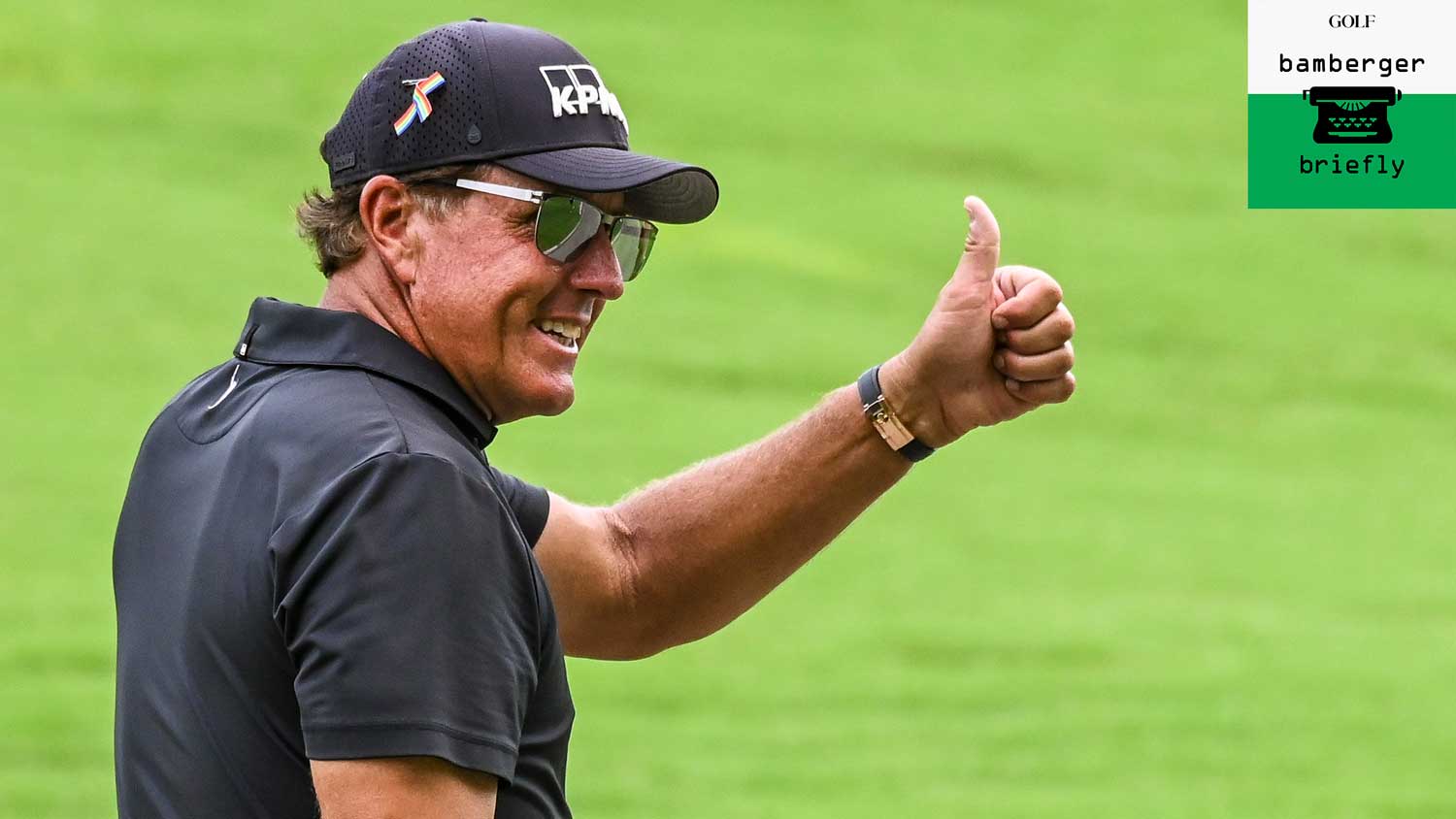 phil mickelson giving thumbs up