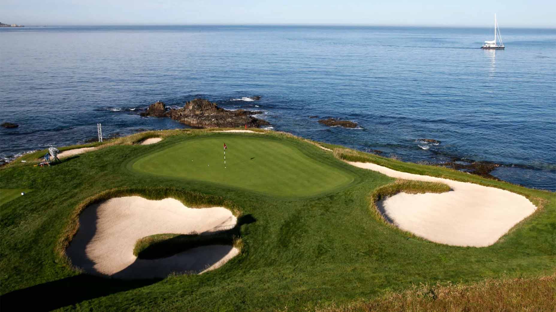 the 7th hole at Pebble beach golf links