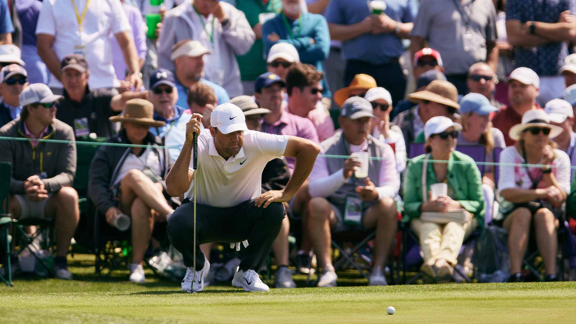 scottie scheffler reads putt