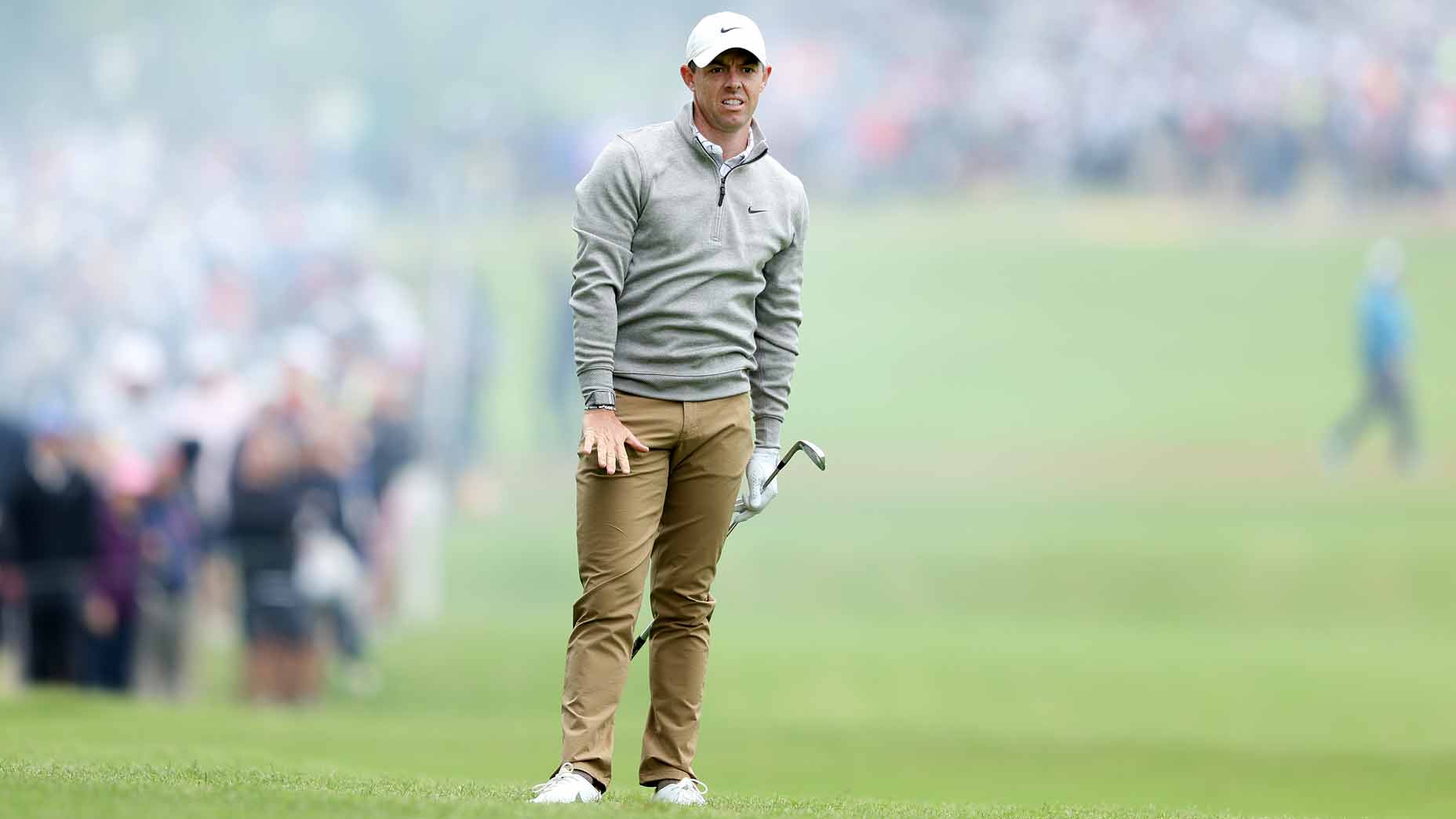 rory mcilroy stands