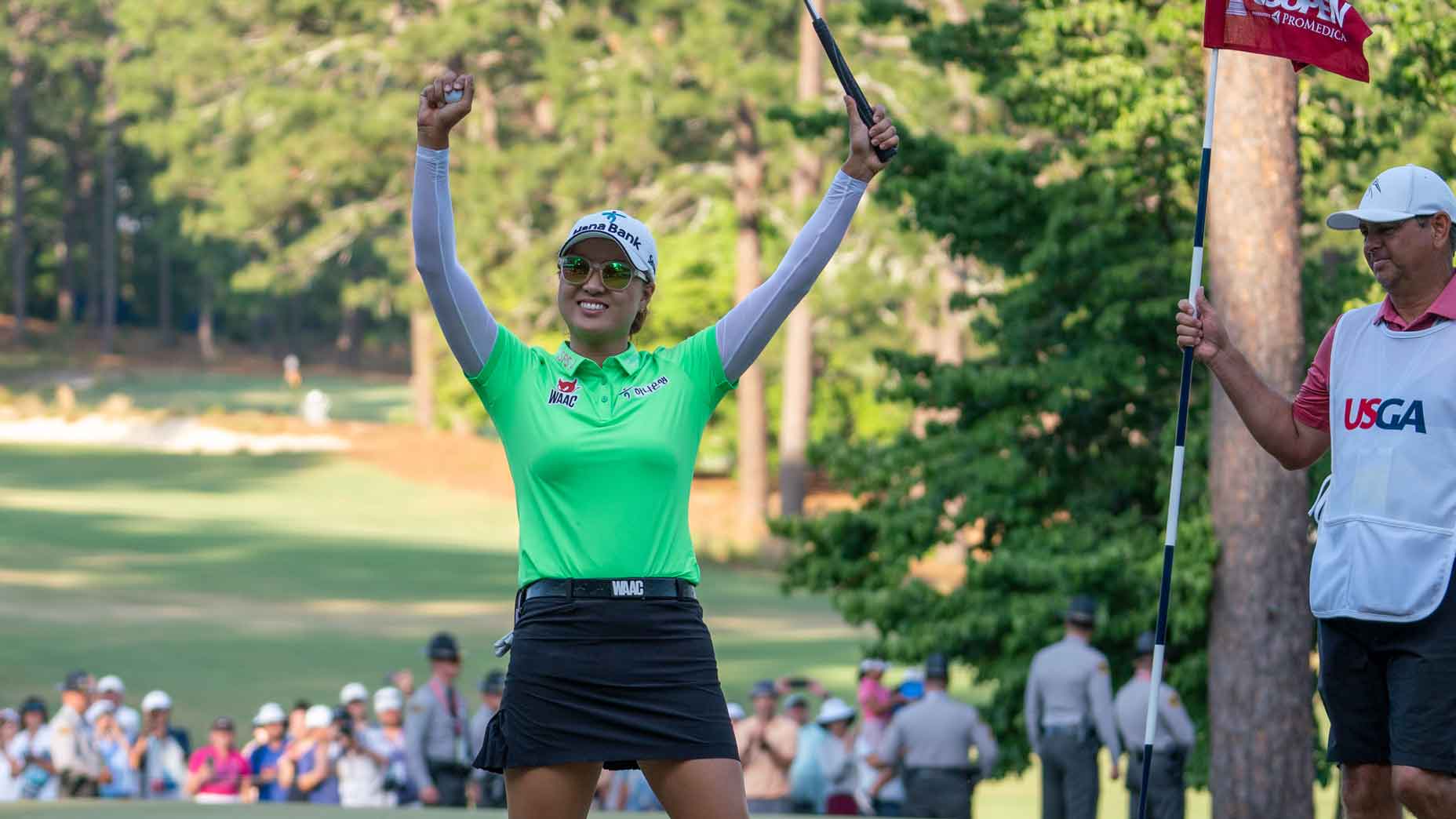 minjee lee celebrates