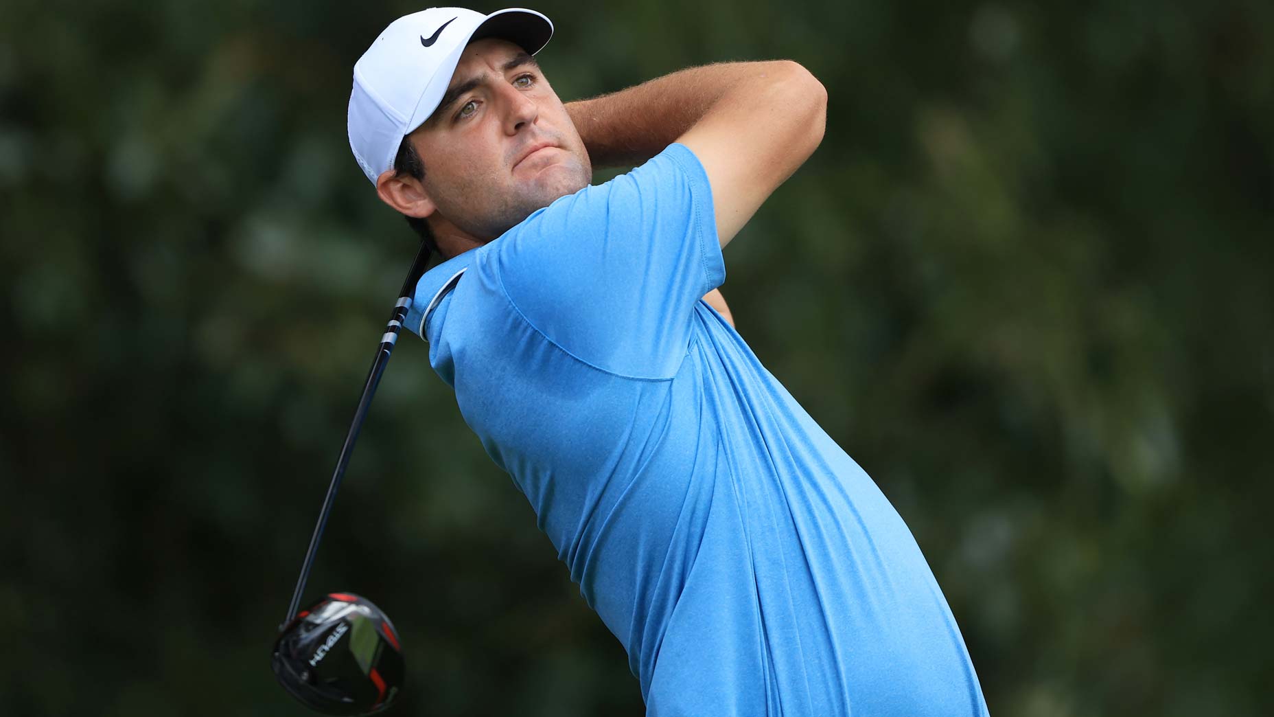 Scottie Scheffler hits drive during 2022 Tour Championship