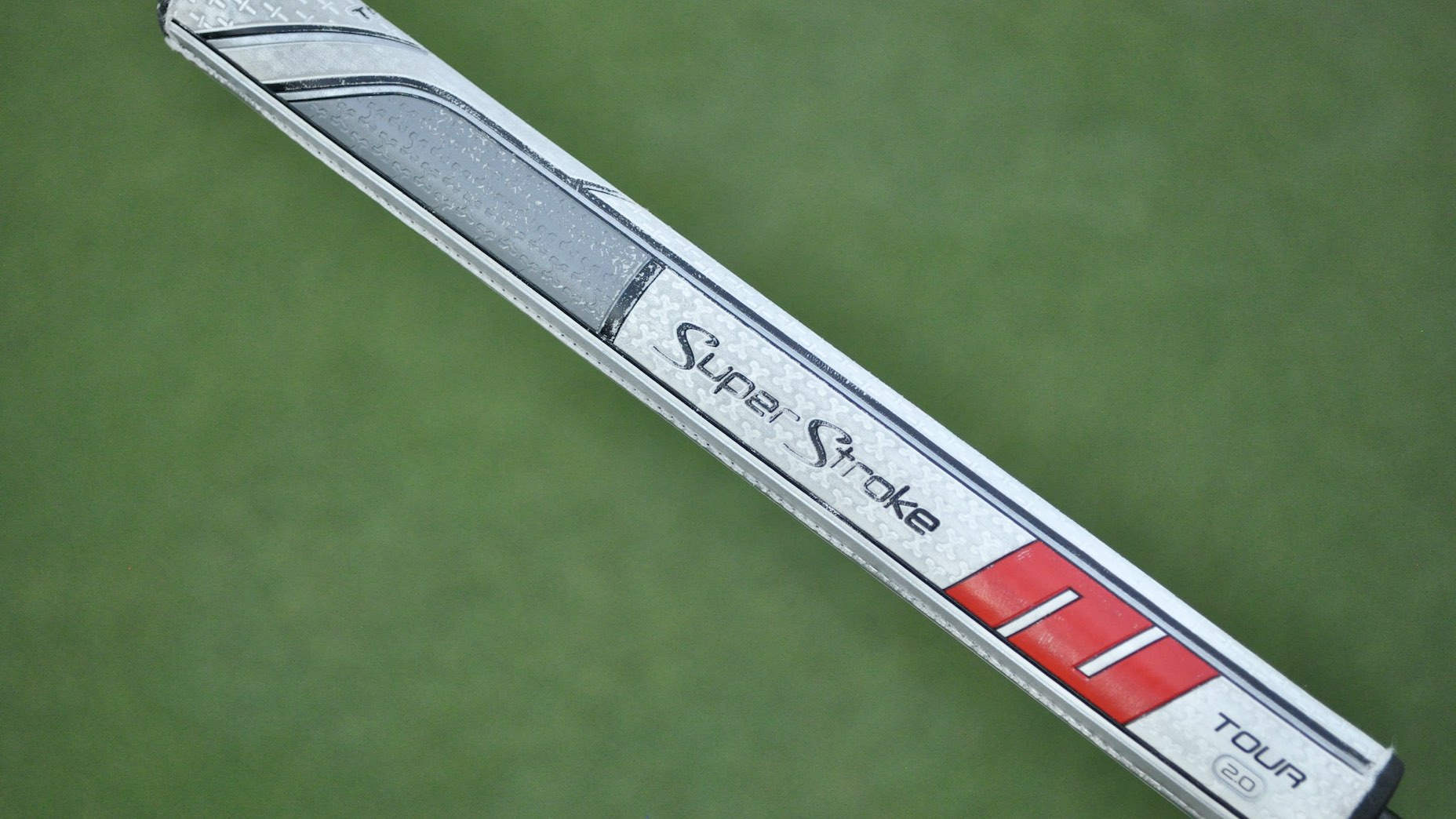xander schauffele odyssey o-works red 7ch putter grip superstroke