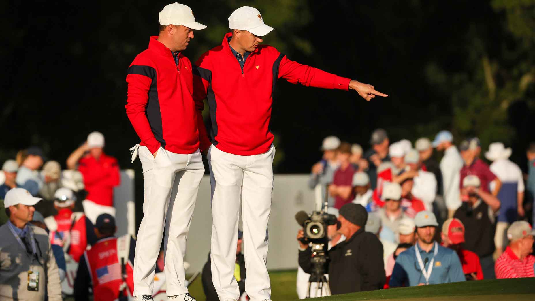 justin thomas points while jordan spieth points