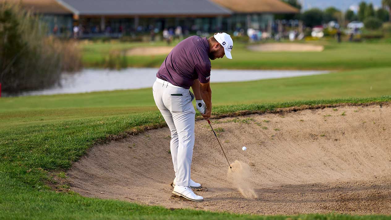 fairway bunker shot