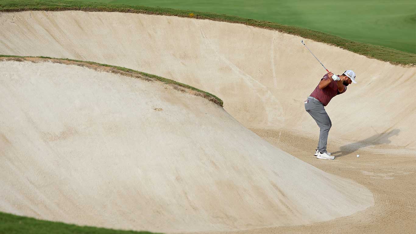 fairway bunker shot