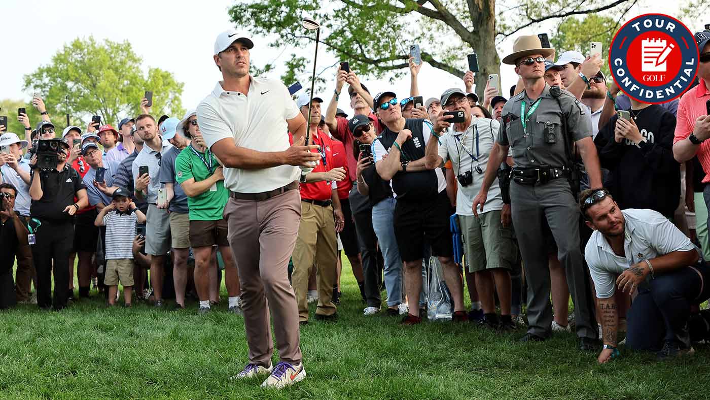 brooks koepka hits a shot during the final round of the 2023 pga championship