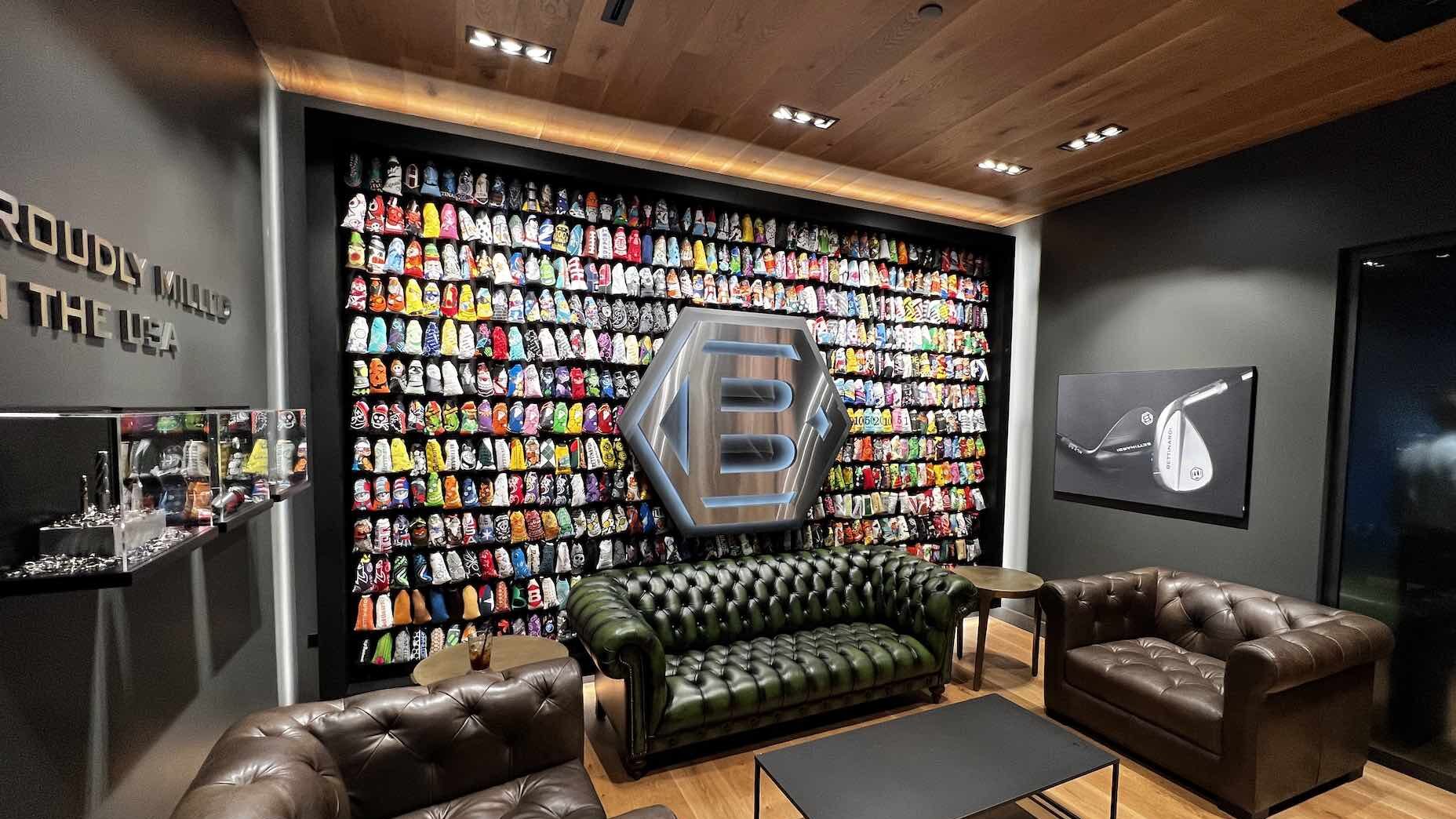 Bettinardi Studio B headcover wall