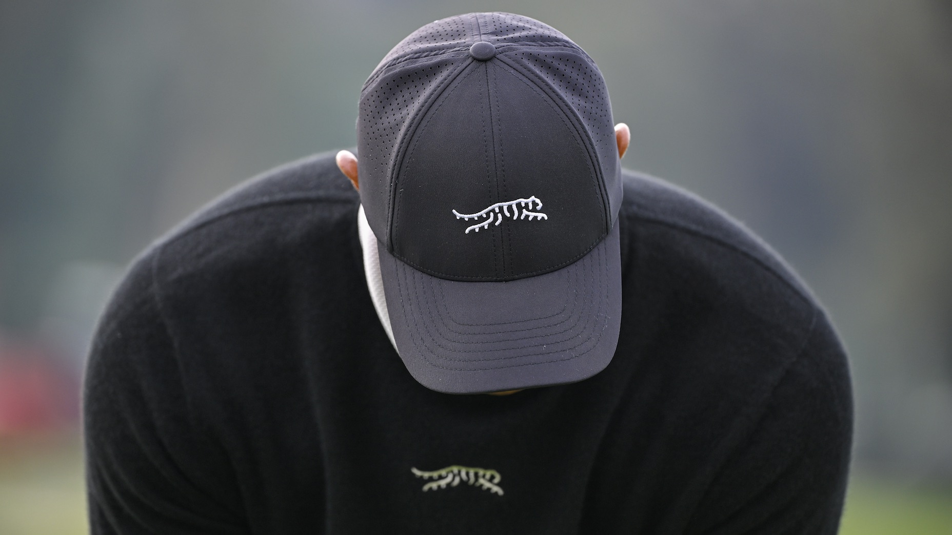 tiger woods sun day red