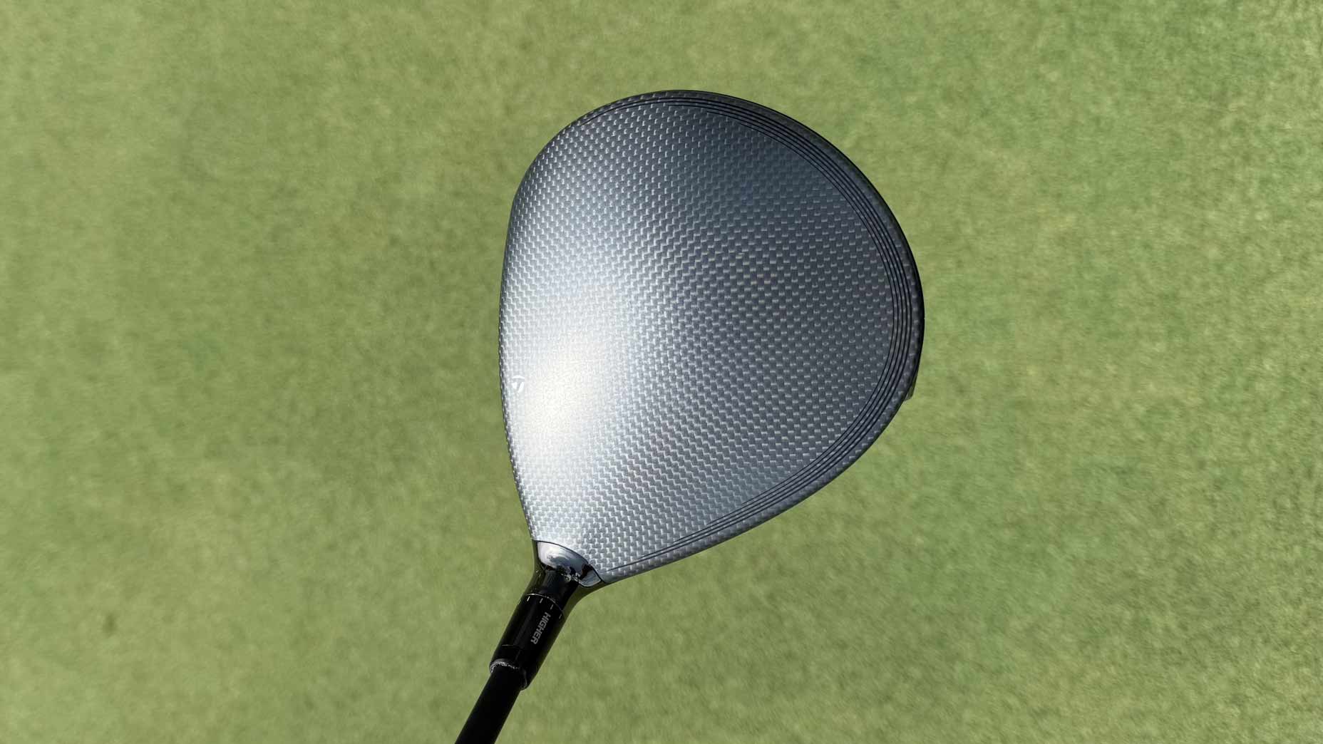Rory McIlroy's Qi35 Dot head at address.