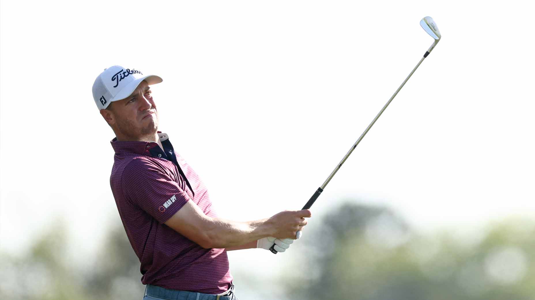 Justin Thomas hits a shot at the RBC Heritage