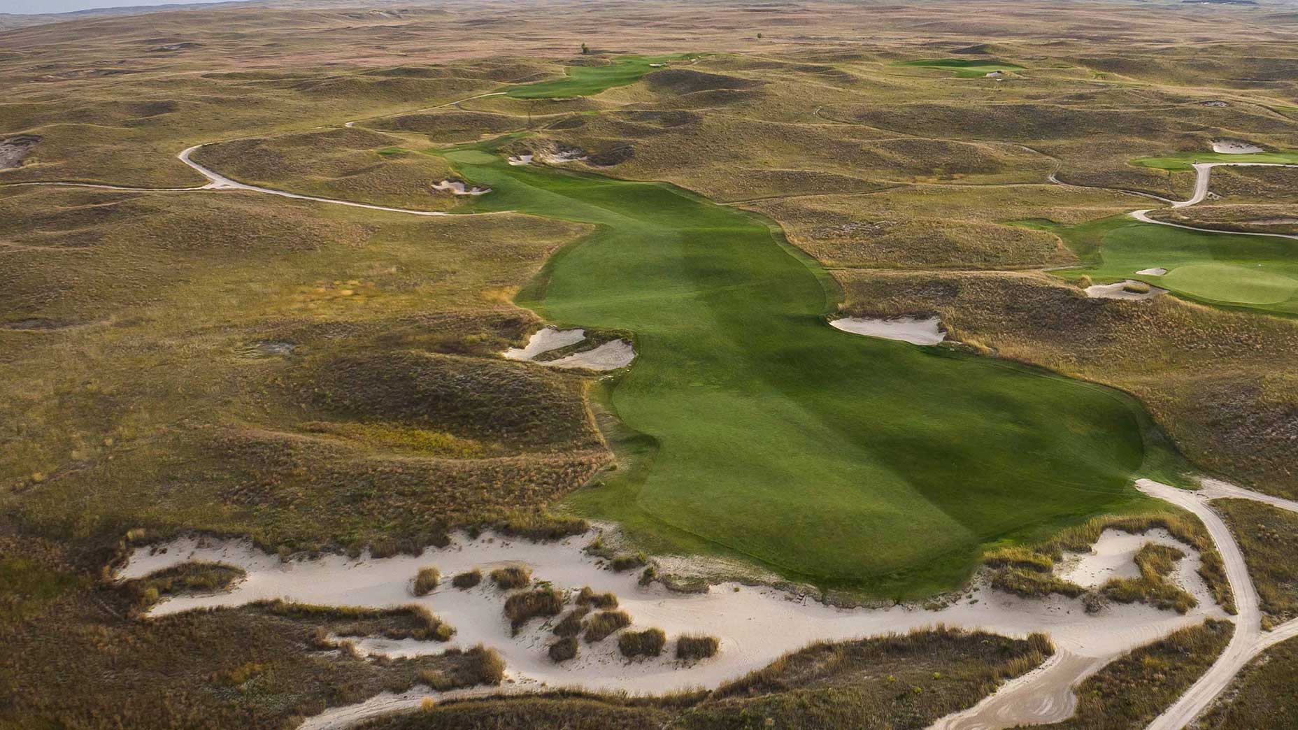 The par-5 1st hole at Sand Hills.