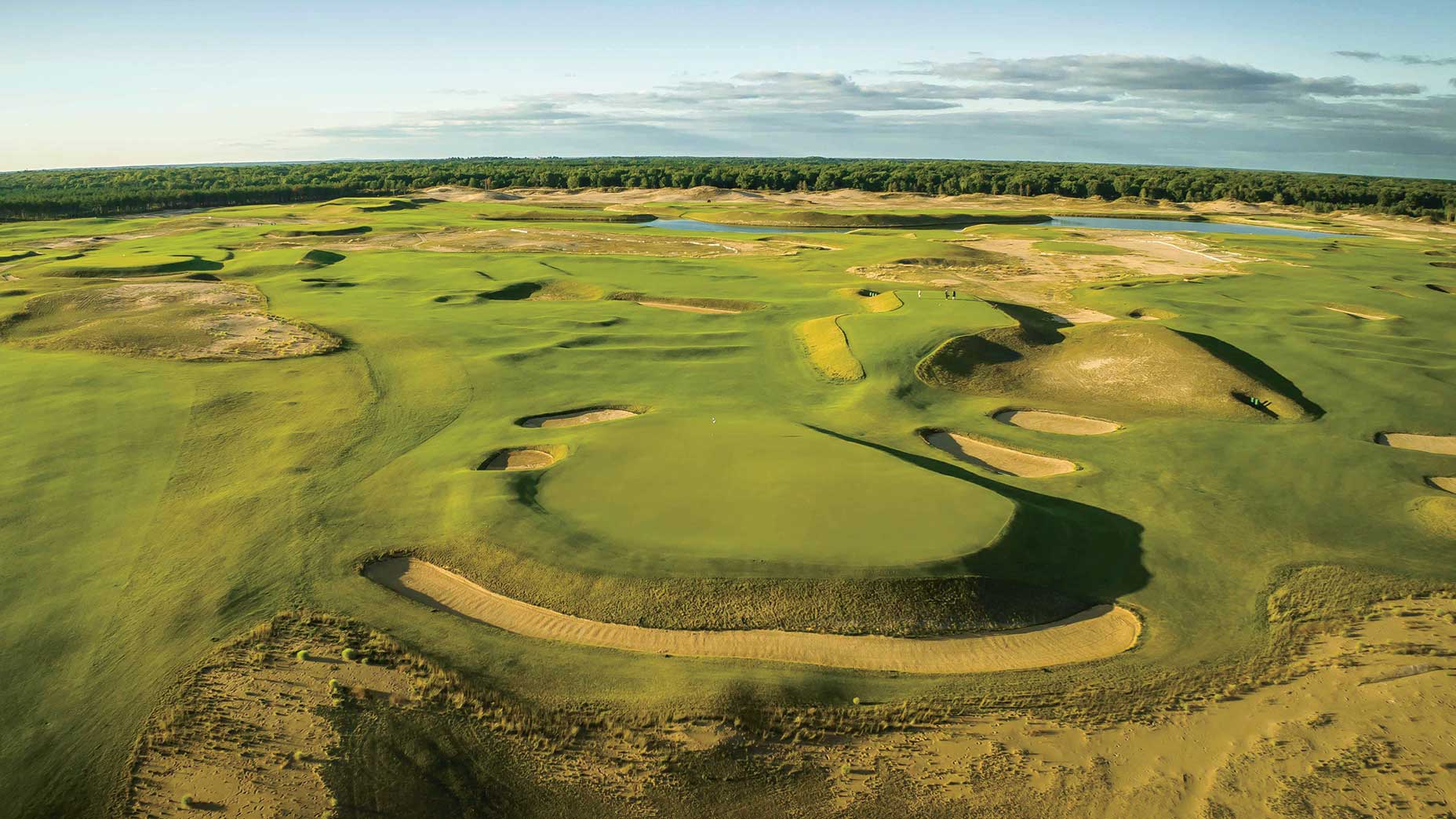 The par-4 15th hole at The Lido.