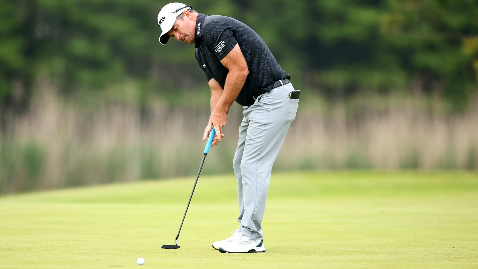Ryan Fox putts at the RBC Canadian Open.