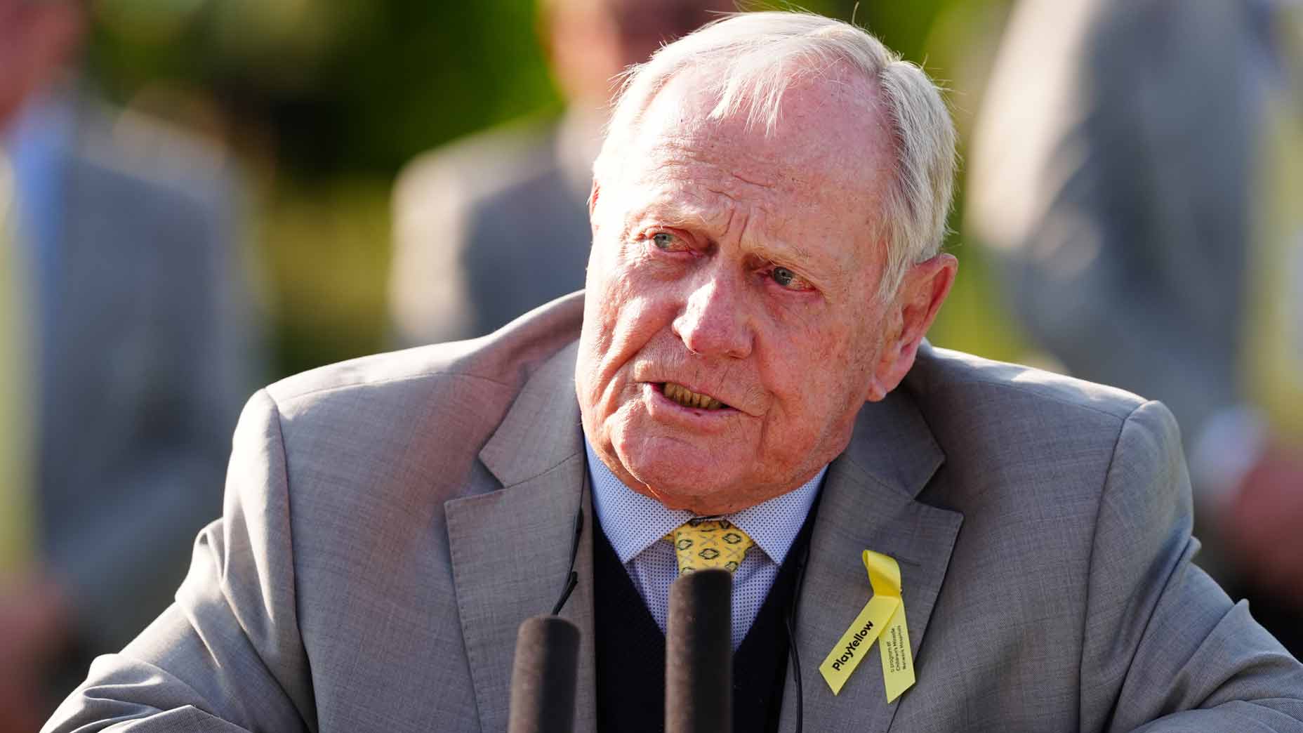 Jack Nicklaus speaks into microphone after the final round of the 2025 Memorial Tournament.
