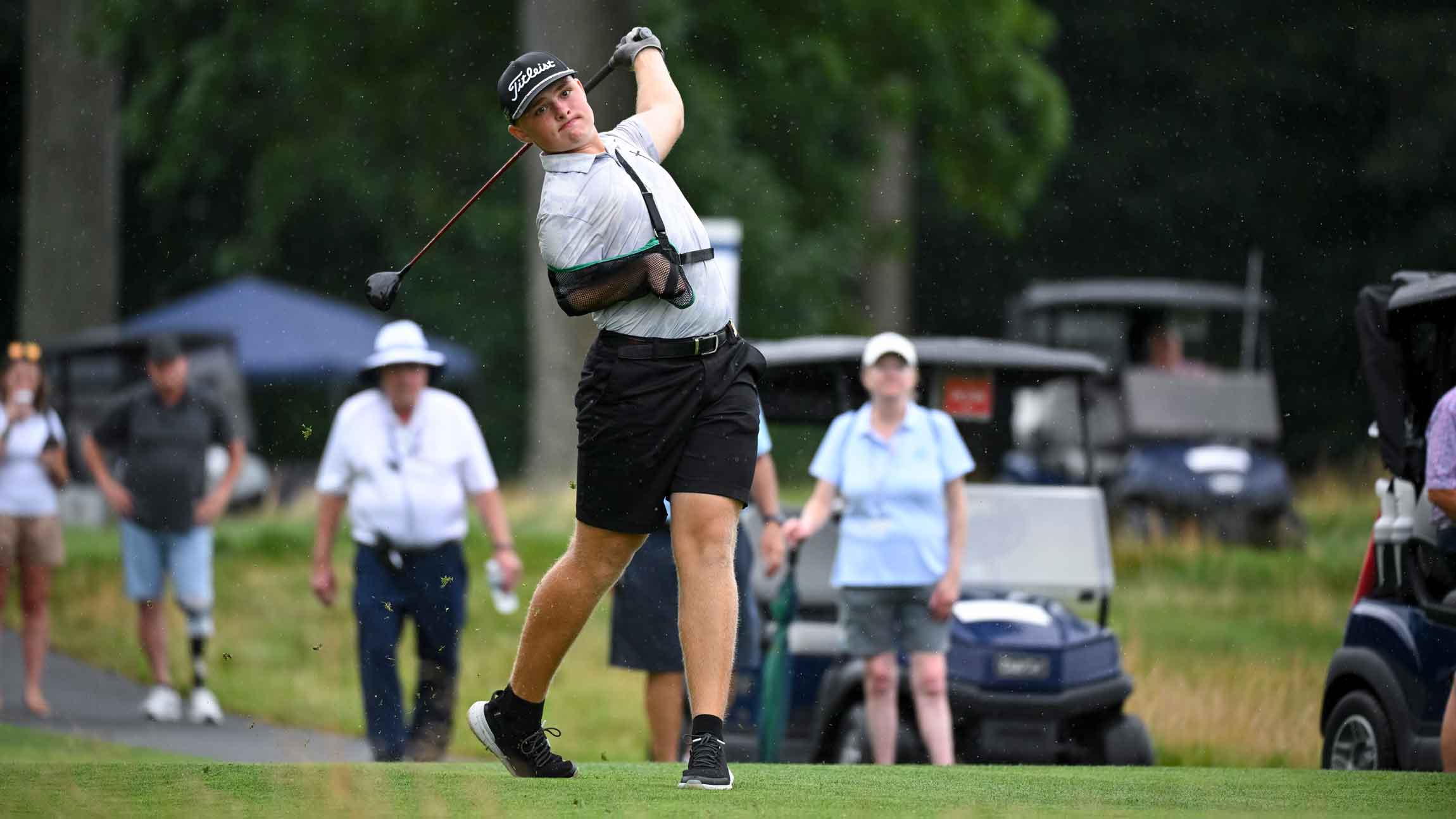 Ryder Barr plays first shot on the 18th hole during the first round of the 2025 U.S. Adaptive Open at Woodmont Country Club (South Course) in Rockville, Md