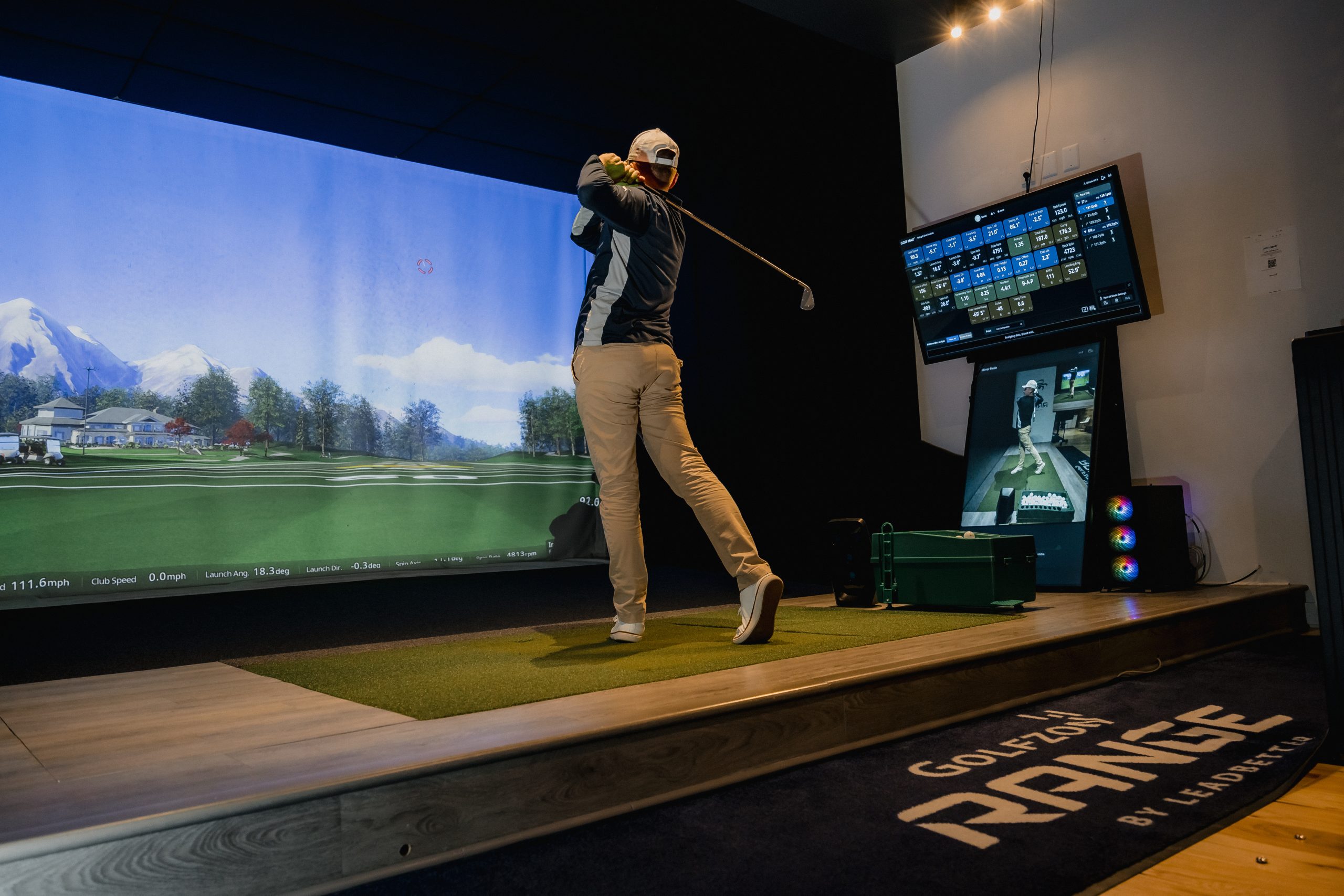GOLFZON's new GDR MAX simulator